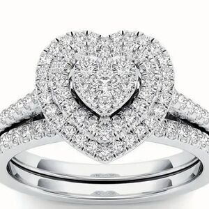 Zircon 2 pc heart shaped ring set size 6